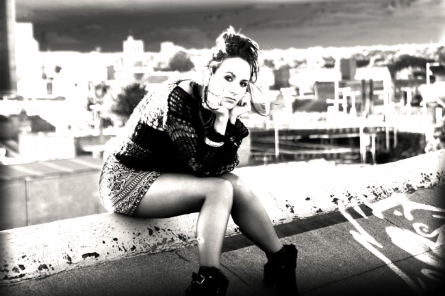Ceri B&W-650